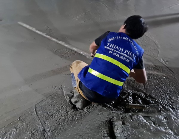 Tác dụng của cán nền bằng vữa ướt trong xây nhà trọn gói